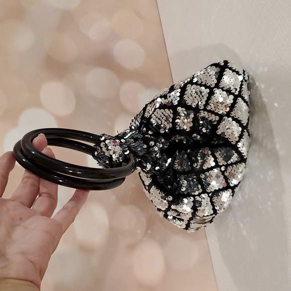 Silver spangle sequin magnetic closure acrylic ring glamour bag - Picture 1 of 7